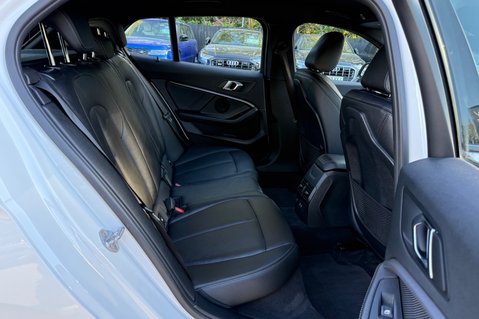 BMW 1 Series 118I M SPORT AUTOMATIC - FULL BMW SERVICE HISTORY -APPLE CARPLAY 32