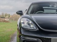 Porsche 718 Cayman GT4 22