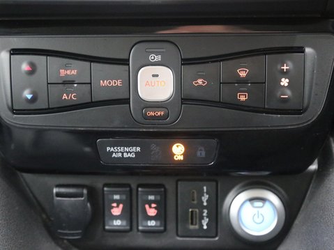 Nissan LEAF 40kWh Tekna Auto 5dr 18