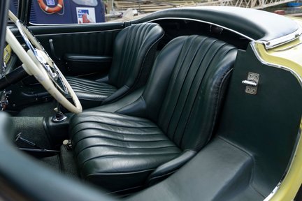 Mercedes-Benz SL Series 300SL Roadster 35