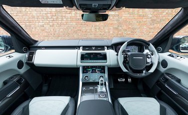 Land Rover Range Rover Sport 5.0 SVR 18