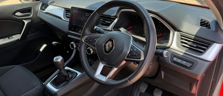 Renault Captur ICONIC TCE.. 3 MAIN DEALER SERVICES.. 1 PREVIOUS KEEPER.. STUNNING EXAMPLE 1