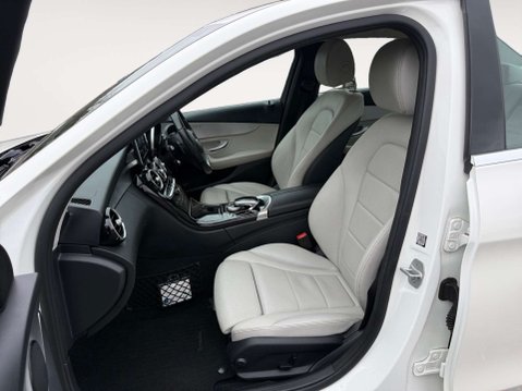 Mercedes-Benz C Class 2.0 C200 Sport Auto 4dr 13