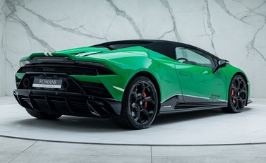 Lamborghini Huracan LP 640-4 EVO SPYDER 60th Anniversary Edition 8