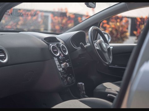 Vauxhall Corsa 1.4 Corsa Design Auto 5dr 18