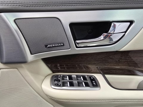 Jaguar XF 3.0d V6 Premium Luxury Auto Euro 5 (s/s) 4dr 40
