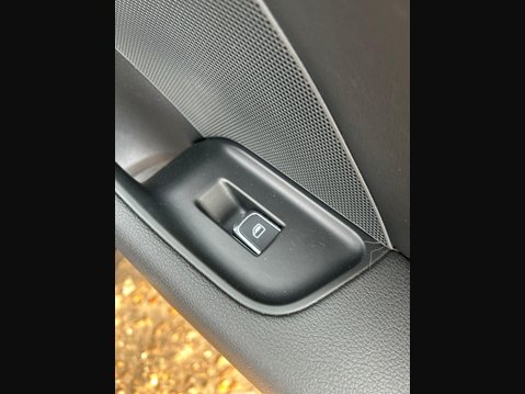Audi A3 2.0 TDI S line Sportback S Tronic Euro 5 (s/s) 5dr 38