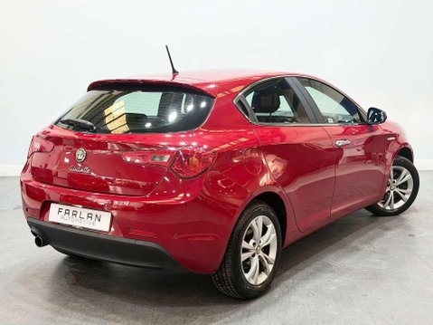 Alfa Romeo Giulietta 1.4 TB MultiAir Lusso Hatchback 5dr Petrol Manual Euro 5 (s/s) (170 bhp) 25