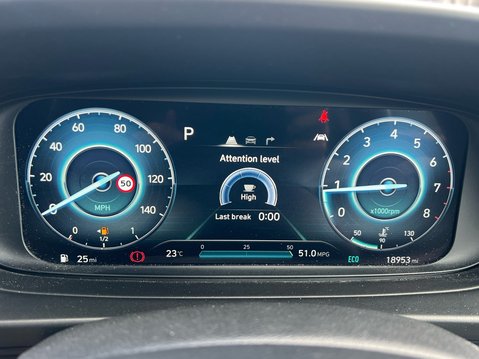 Hyundai BAYON T-GDI PREMIUM DCT MHEV 11