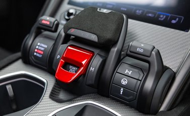 Lamborghini Urus PERFORMANTE 33