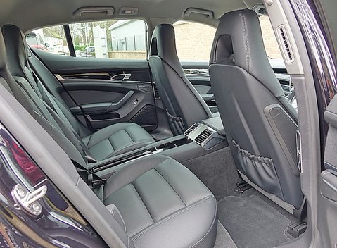Porsche Panamera Diesel 8