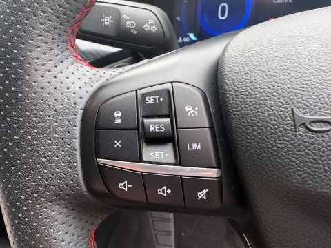 Ford Kuga ST-LINE FIRST EDITION 35