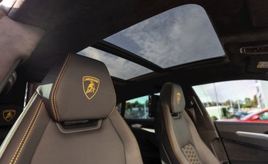 Lamborghini Urus 14