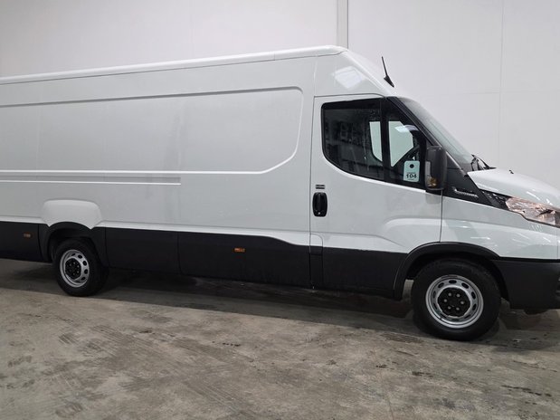 Iveco Daily Daily 35C14 Diesel 2.3 High Roof Business Van 4100L WB Hi-Matic 5