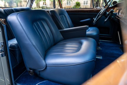 Bentley S2 Continental H.J Mulliner 25