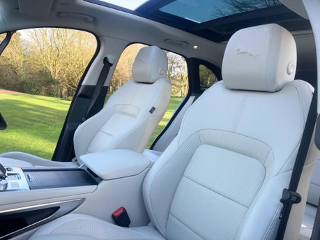 Jaguar F-Pace R-DYNAMIC BLACK 13