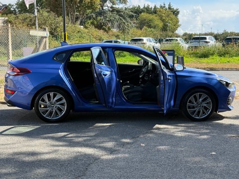 Hyundai i30 T-GDI FASTBACK SE NAV 3