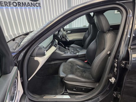 Alfa Romeo Giulia 2.9 V6 Bi-Turbo Quadrifoglio Saloon 4dr Petrol Auto Euro 6 (s/s) (510 ps) 21