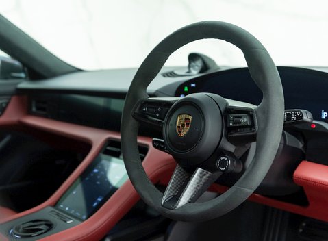 Porsche Taycan Turbo S Cross Turismo 9