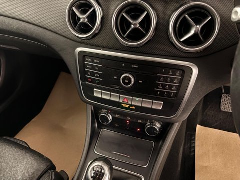 Mercedes-Benz GLA 1.6 GLA200 SE (Executive) Euro 6 (s/s) 5dr 24