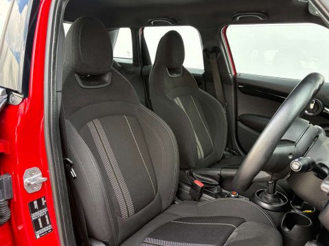Mini Hatch 1.5 Cooper Auto 5dr 9