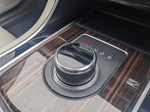 Jaguar XF PORTFOLIO 26