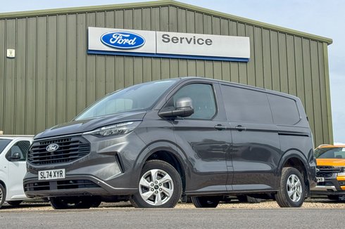 Ford Transit Custom SWB L1H1 Low Roof Limited 300 Air Con Alloys Camera Sensors Euro 6