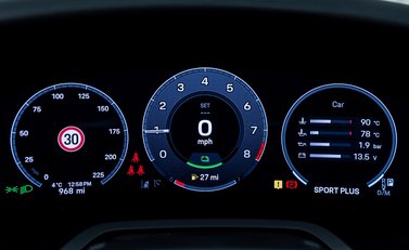 Porsche 911 Targa 4 GTS (992.2) 22