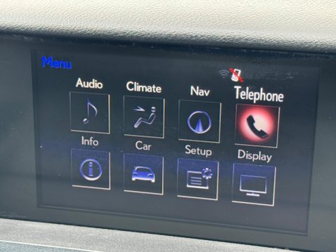 Lexus Is 2.5 300h Premier E-CVT Euro 5 (s/s) 4dr 18