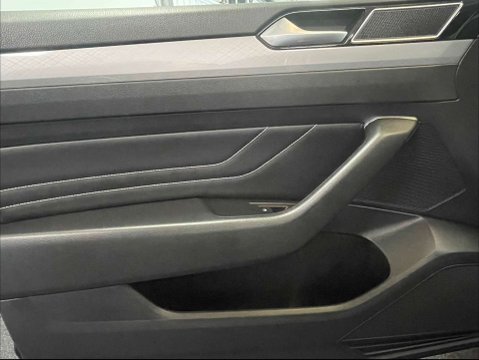 Volkswagen Passat 1.6 Passat SEL TDI Semi-Auto 4dr 31