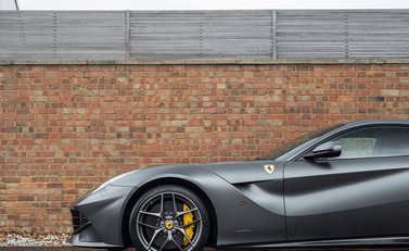 Ferrari F12 Berlinetta 25