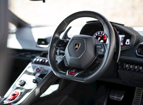 Lamborghini Huracan LP610-4 11