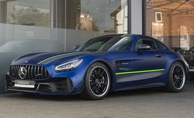 Mercedes-Benz AMG GT R PRO 2