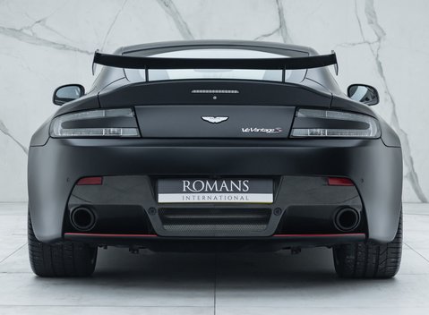Aston Martin V12 Vantage S 9
