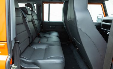 Land Rover Defender 110 ADVENTURE 18