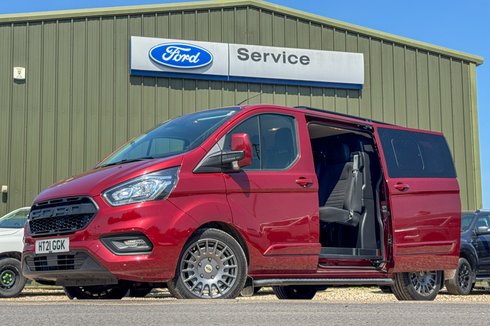 Ford Transit Custom Crew Cab SWB L1H1 Low Roof Limited 300 Air Con Alloys Sensors EURO 6