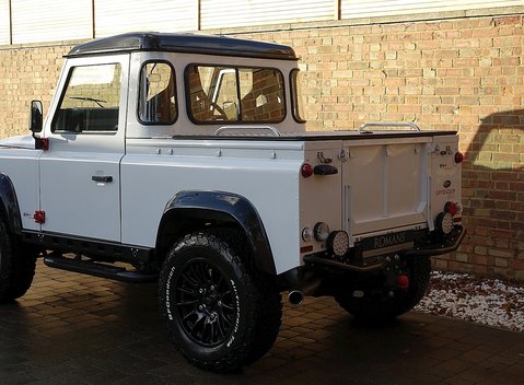 Land Rover Defender 90 Bowler Edition 19