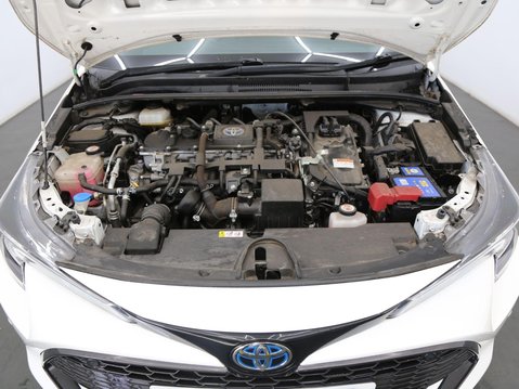 Toyota Corolla 1.8 VVT-h Icon Tech Touring Sports CVT Euro 6 (s/s) 5dr 29