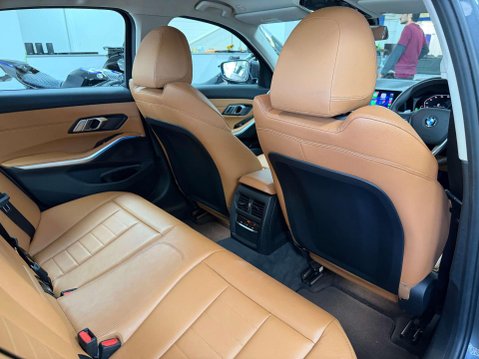 BMW 3 Series 2.0 330e 12kWh Sport Pro Saloon 4dr Petrol Plug-in Hybrid Auto Euro 6 (s/s) 36