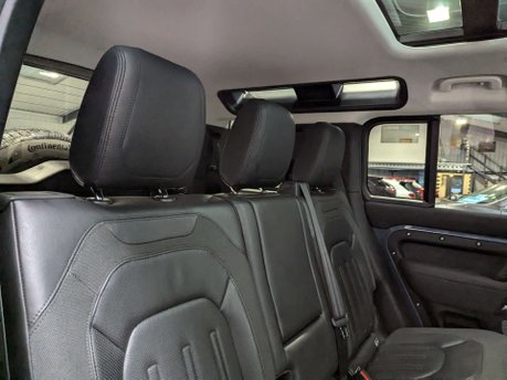 Land Rover Defender 2.0 Defender S D Auto 4WD 5dr 60