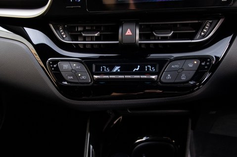 Toyota C-HR DESIGN 32