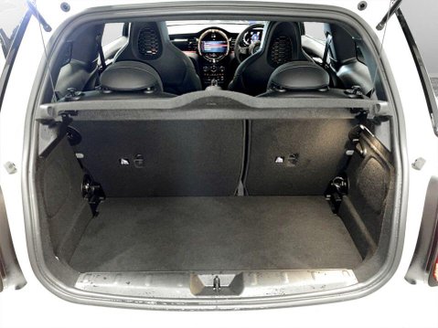 Mini Hatch 1.5 Cooper Sport Hatchback 3dr Petrol Steptronic Euro 6 (s/s) (136 ps) 21