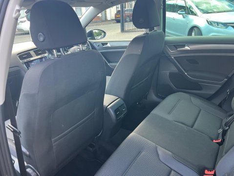 Volkswagen Golf 35.8kWh e-Golf Auto 5dr 24