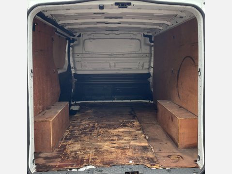 Renault Trafic 1.6 dCi 27 Business+ SWB Standard Roof Euro 5 5dr 15