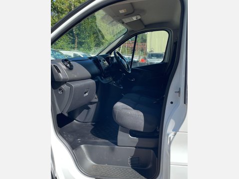 Vauxhall Vivaro 1.6 CDTi 2900 Sportive L2 H1 Euro 5 5dr 37
