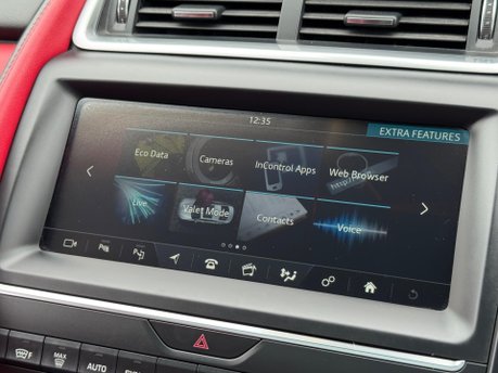 Jaguar E-Pace R-DYNAMIC HSE 32