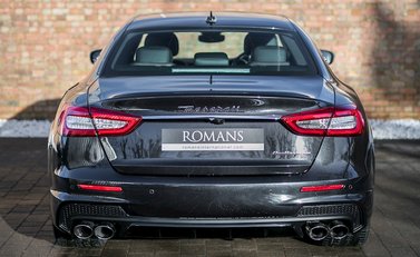 Maserati Quattroporte DV6 5