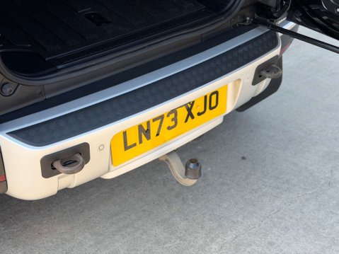 Land Rover Defender 3.0 Defender Hard Top D MHEV Auto 4WD 3dr 39