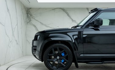 Land Rover Defender 90 V8 P525 Urban 33