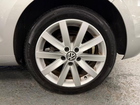 Volkswagen Golf 1.6 TDI BlueMotion Tech SE Cabriolet Euro 5 (s/s) 2dr 25